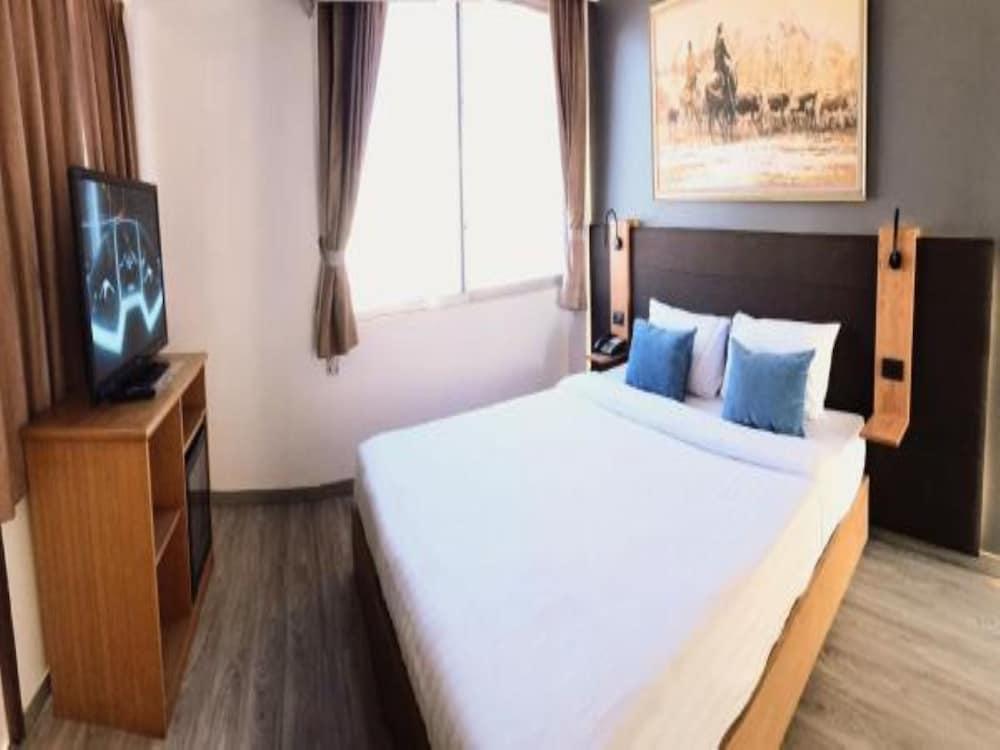 Hotel Shagwell Mansions Pattaya Esterno foto