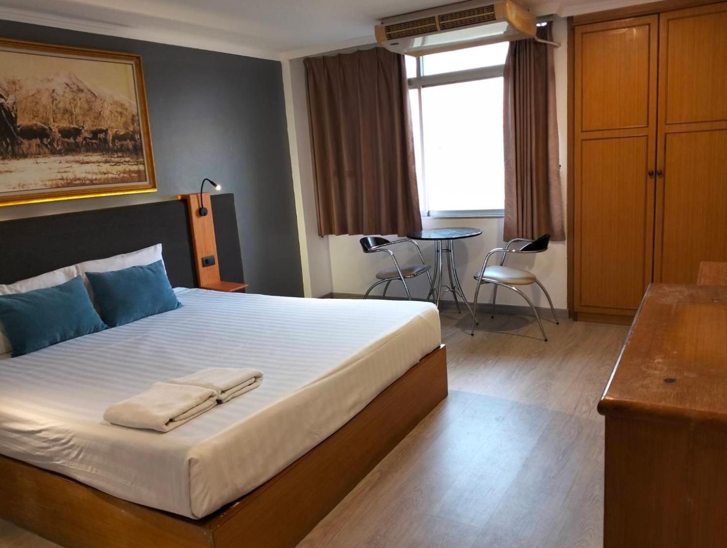 Hotel Shagwell Mansions Pattaya Esterno foto